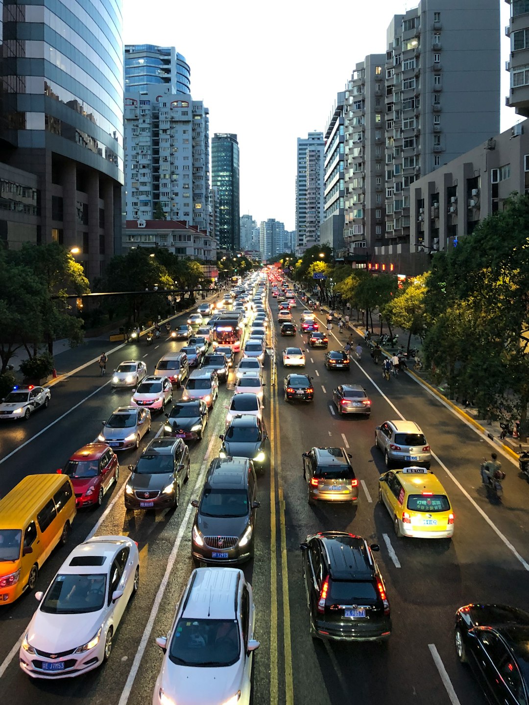The Gridlock Grind: Why Stop-and-Go Traffic Is a Transmission’s Toughest Test in 2026